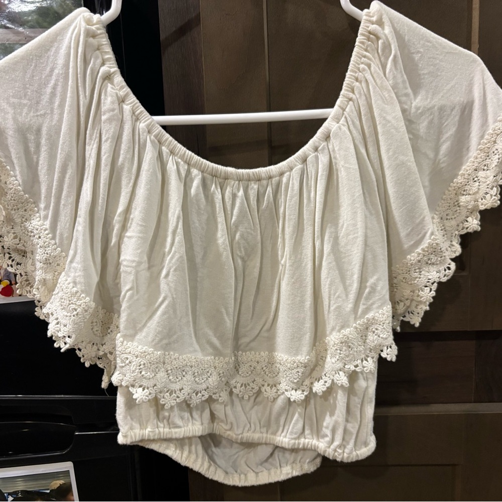 Hollister White Flutter Sleeve Crop Top